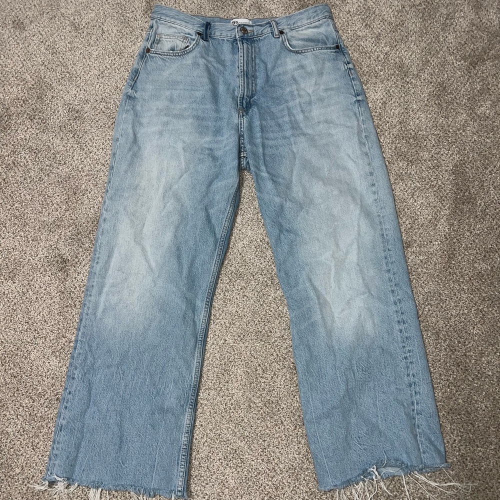 Zara Men's Relaxed Fit Light Blue Jeans